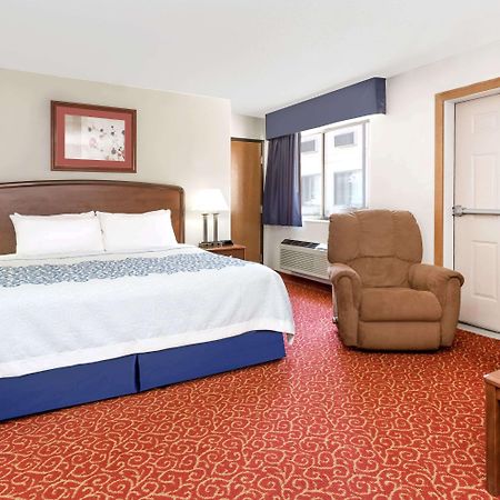 Days Inn By Wyndham Sidney Ne Esterno foto